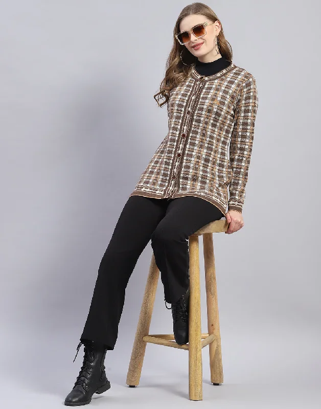 Soft SweatersWomen Brown Check Round Neck Full Sleeve Cardigan