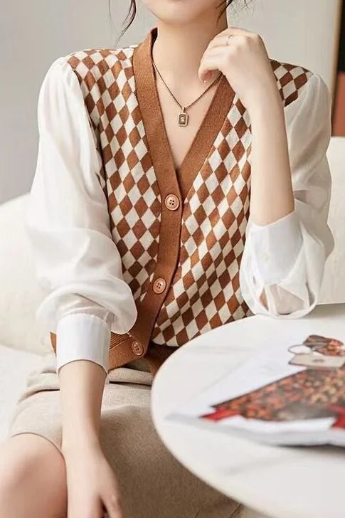 Thick SweatersDiamond Patchwork V-Neck Knit Cardigan