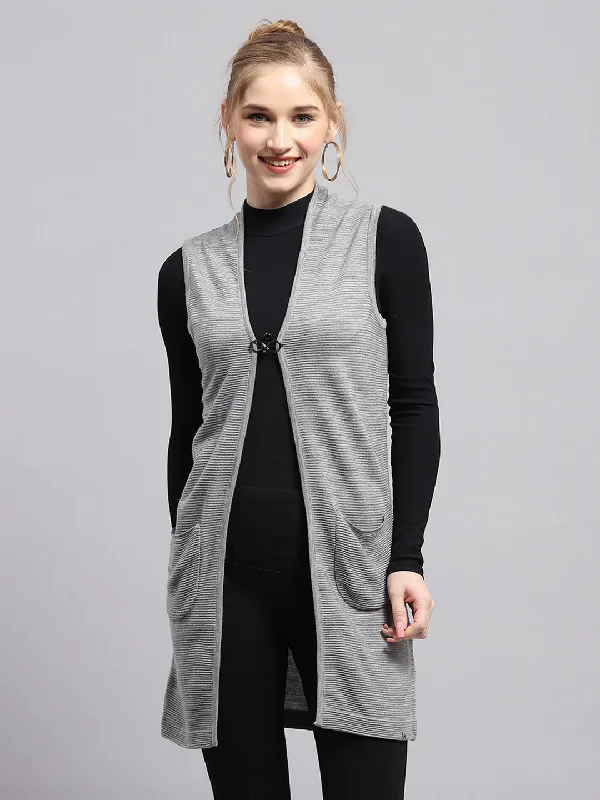 Wholesale Chunky SweatersWomen Grey Self Design Front Open Sleeveless Cardigan