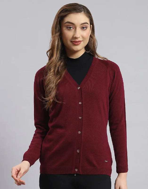 Colorful Casual SweatersWomen Maroon Solid V Neck Full Sleeve Sweater