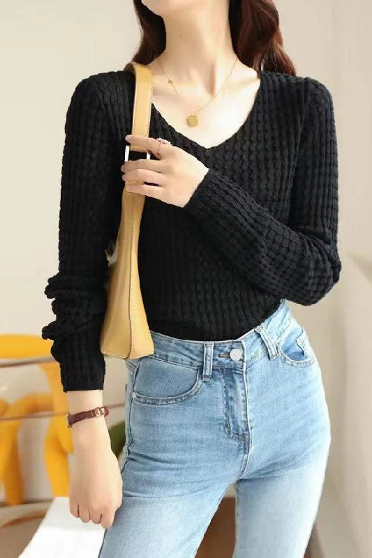 Comfortable SweatersSolid Textured V-Neck Knit Sweater