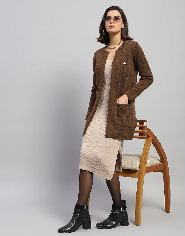 Fitted SweatersWomen Brown Self Design Round Neck Full Sleeve Cardigan