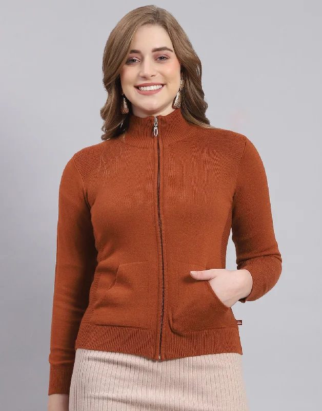 Soft Knitted SweatersWomen Rust Solid Stand Collar Full Sleeve Sweater