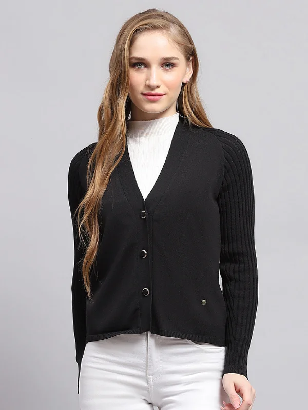 Soft Knitted SweatersWomen Black Solid V Neck Full Sleeve Cardigan